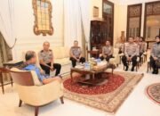 Dalam Rangka HUT Bhayangkara ke-79, Tim Mabes Polri Lakukan Anjangsana ke Mantan Kapolri Jenderal (Purn) Drs. Badrodin Haiti