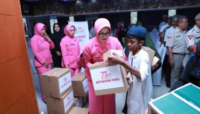 Bakti Sosial Bhayangkari Daerah Jawa Barat, Wujud Cinta Kasih untuk Masyarakat Rentan