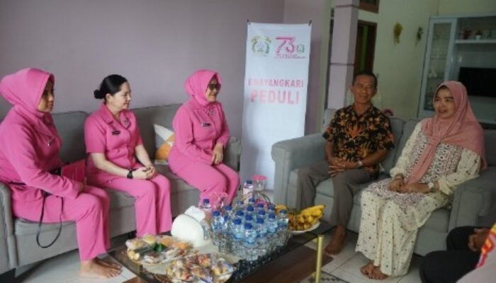 Ketua Bhayangkari Cabang Kota Tangerang Gelar Anjangsana di Kediaman Purnawirawan Kompol Udiyano