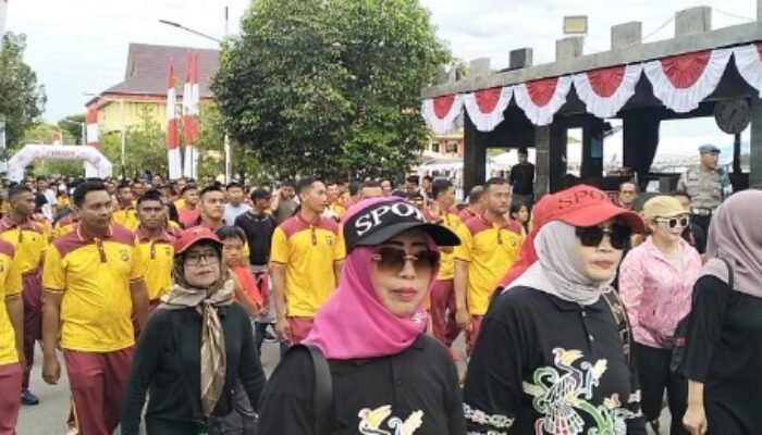 Ribuan Masyarakat dan Ratusan Hadiah Semarakkan Jalan Sehat dan Sepeda Santai Hari Bhayangkara ke -79 di Polda Kalteng