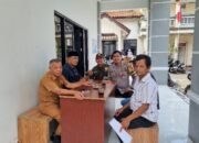 Sosialisasi Langsung, Bhabinkamtibmas Terus Edukasi Warga Tentang Layanan 110