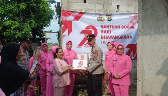 Jelang Hari Bhayangkara Ke-79, Polsek Sepatan Gelar Takziah Dan Santunan Uang Duka