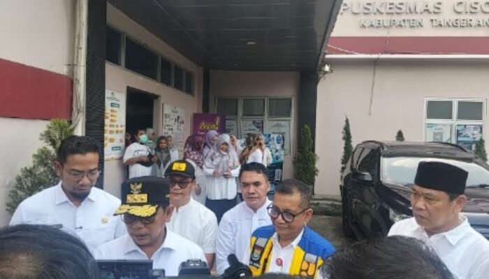 Kepala Dinas Bina Marga Dan Sumber Daya Air Kab. Tangerang Mewakili Bupati Tangerang Hadir Dampingi Gubernur Banten Tinjau Jalan Rusak Wilayah Kecamatan Cisoka