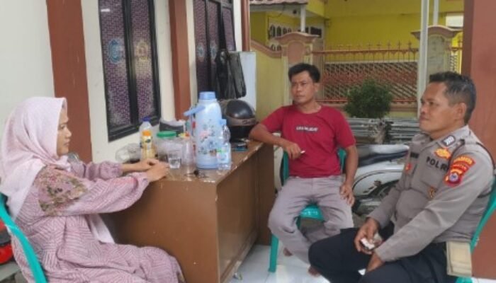 Bhabinkamtibmas Polsek Kresek bersama Babinsa Kresek sambangi warga di Desa Kresek