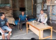 Warung Bhabinkamtibmas, Aiptu Mukhsodin Serap Aspirasi Warga di Warung Pak Maman