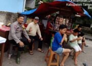 Bhabinkamtibmas Desa Bitung Jaya Sambangi Warung Binaan, Perkuat Silaturahmi dan Edukasi Kamtibmas