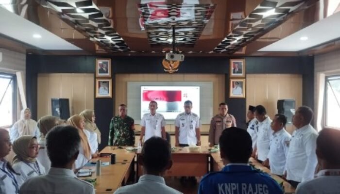 Jelang HUT RI Ke-80 Babinsa Koramil 12/Rajeg Hadiri Rapat