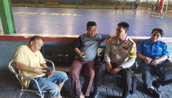 Bripka Ilyas Sambangi King Futsal Sukamulya, Jalin Kedekatan dengan Warga dan Sampaikan Pesan Kamtibmas