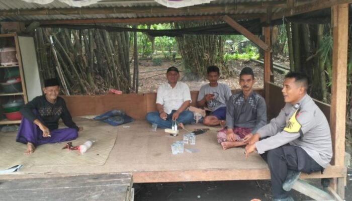 Bhabinkamtibmas Polsek Kresek sambangi warga di Desa Patrasana