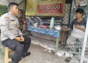 Aiptu Sukarna kunjungi warga di Desa Patrasana dalam rangka menjalin Sinergitas TNI-Polri dengan warga di Desa