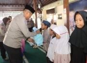 Bareng Ustaz Hilman Fauzi, Polresta Tangerang Gelar Doa Bersama dan Santunan Yatim