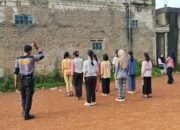 Bentuk Karakter Anak, Polsek Cikupa Latih PBB dan Paskibra di Desa Cibadak