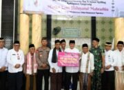 Bupati Tangerang Jumling di Masjid Jami Hidayatul Mubtadiin Cileles