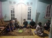 Polsek Kronjo Sambangi Tokoh Masyarakat dan Staf Desa Bakung untuk Jaga Kamtibmas