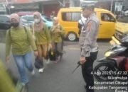 Personel Lantas Polsek Cikupa Laksanakan Pengaturan Lalin Sore Hari di Pertigaan Columbus