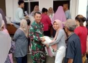 Dampingi Penyaluran Beras Dari Bulog, Babinsa Koramil 14/Panongan pastikan Berjalan Aman dan Lancar