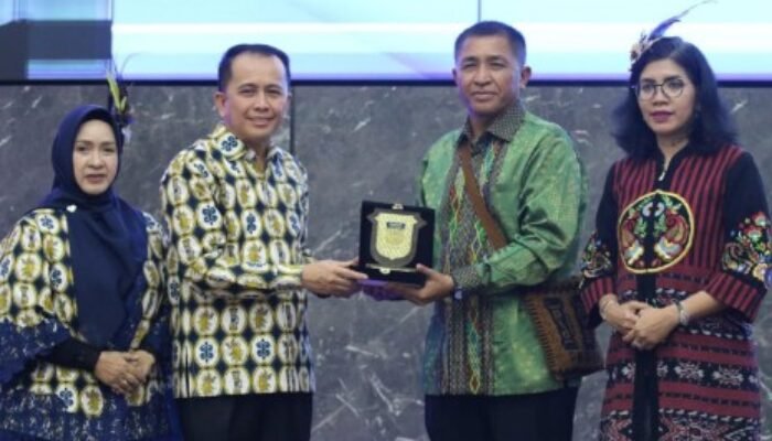 Pj Gubernur Agus Fatoni Hadiri Malam Pisah Sambut Kodaeral X Jayapura: Tujuan Kita Sama, Membangun Papua