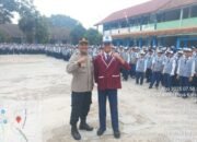 Police Goes To School Kanit Binmas Polsek Balaraja Polresta Tangerang Menjadi Pembina Upacara Bendera di SMPN 2 Balaraja