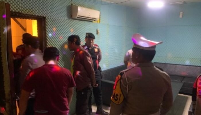 Tindak Lanjut Laporan Masyarakat dan Cegah Pekat, Polsek Cisoka Razia Kafe