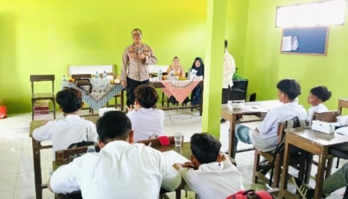 Polsek Pakuhaji Beri Pembinaan Siswa SMP/SMK Algina, Ingatkan Bahaya Tawuran dan Ajakan Provokatif
