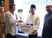 Bupati Tangerang Serahkan Bantuan Program Sanitren Tahun 2025