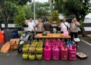 Polisi Grebek Rumah Kontrakan di Pinang, Dua Pelaku Pengoplos Gas LPG Ditangkap