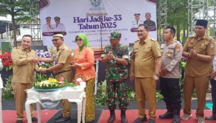Danramil Balaraja Ikuti Pembina Upacara SMA Negeri 1 dan MAN 4 Kab. Tangerang