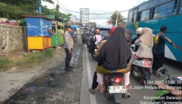 Polsek Balaraja Polresta Tangerang Laksanakan Program Kapolda Banten PECAK Wujudkan Kamseltibcar Lantas Sore Hari