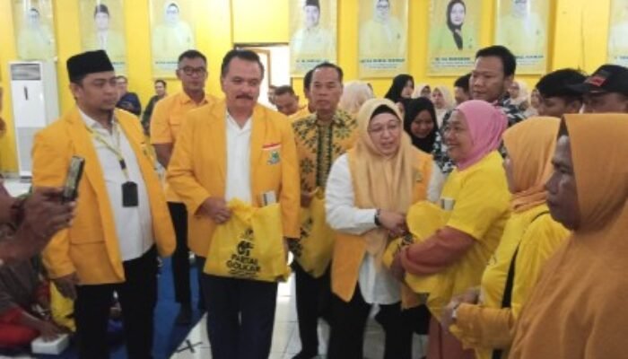 Ketua DPD Golkar Kab Tangerang Intan Nurul Hikmah Bagikan 1000 Paket Sembako