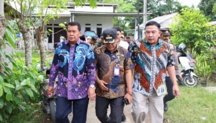 Bupati Tangerang Tinjau Langsung Lokasi Tanah Longsor di Sempadan Sungai Cidurian, Cisoka