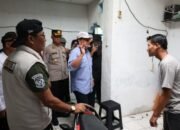 Bupati Tangerang Tinjau Langsung Lokasi Terdampak Angin Puting Beliung Di Perumahan Taman Adiyasa Solear