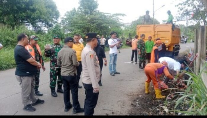 Polsek Tigaraksa Gelar Grebek Sampah Bersama Forkopimcam Tigaraksa