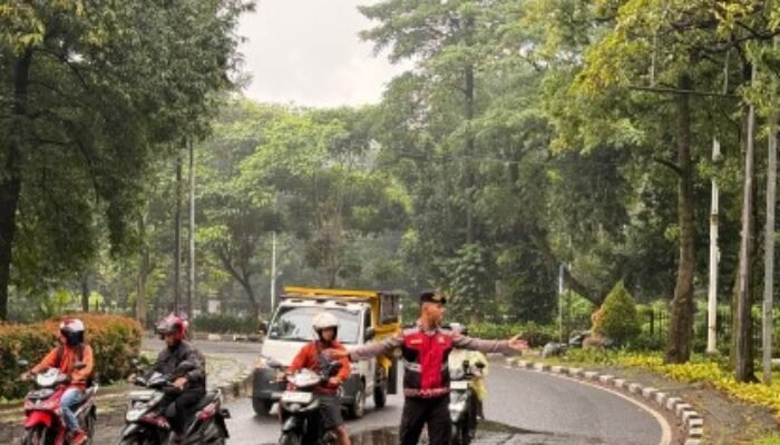 Tingkatkan Pelayanan Publik, Detasemen Perintis Dirsamapta Korsabhara Baharkam Polri Gelar Gatur Lalin dan Pembenahan Mako