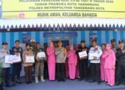 Kapolres Metro Tangerang Kota Cek Pos Pengamanan Mudik, Bhayangkari Turun Berbagi Kepedulian