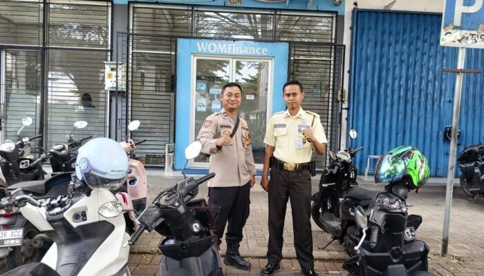 Bhabinkamtibmas Mekar Bakti Sambangi Security Wom Finance, Sampaikan Imbauan Kamtibmas