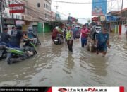 Polrestro Tangerang Kota Gerak Cepat Tangani Banjir di Kota Tangerang, Warga Dievakuasi dan Didirikan Posko Siaga