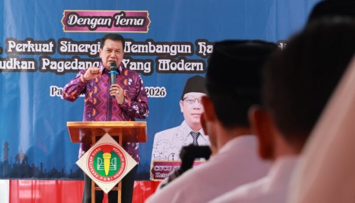 Hadiri Halal Bihalal PGRI Pagedangan; Bupati Maesyal: Perluas Cakupan Beasiswa untuk Warga Kurang Mampu